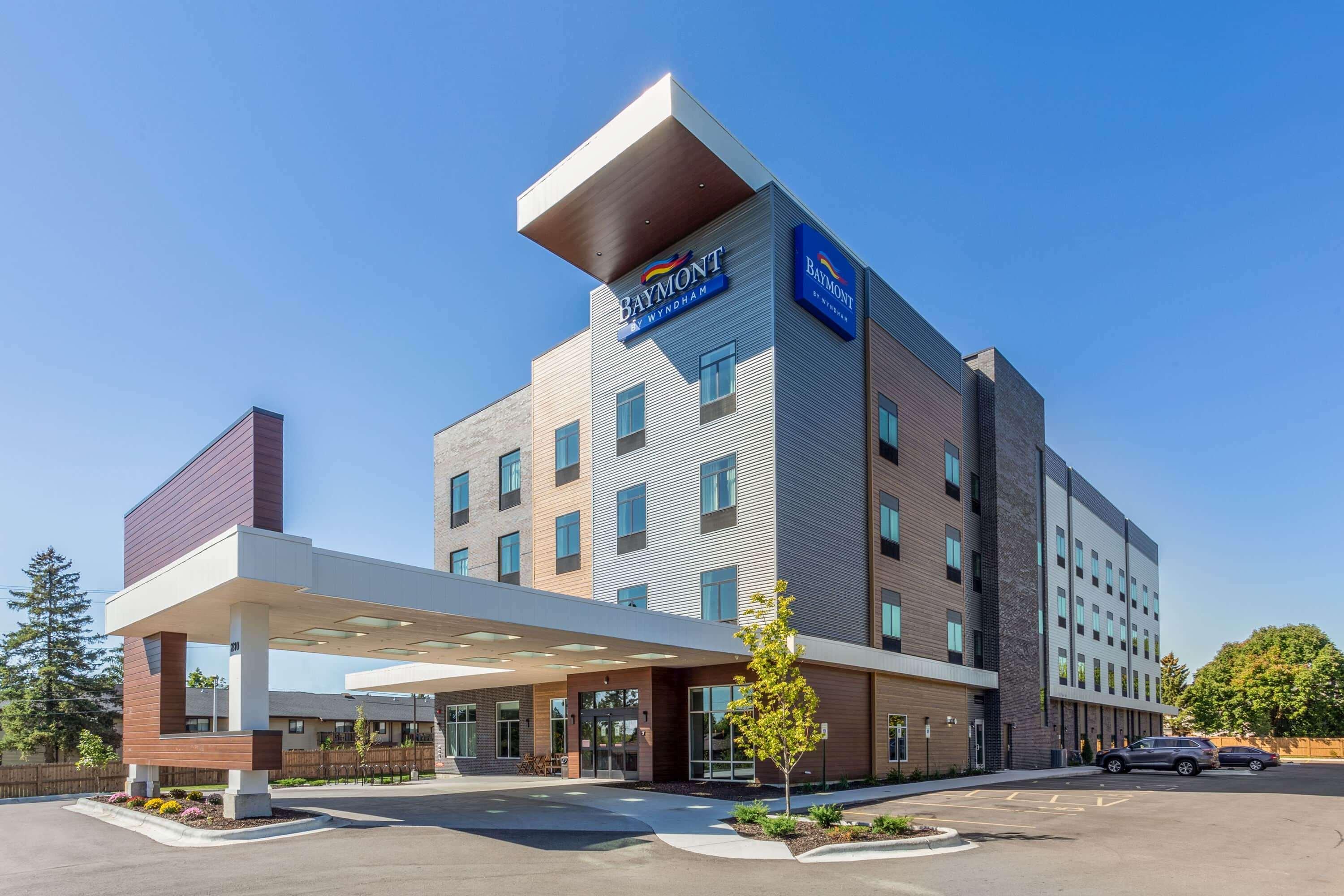 Baymont By Wyndham Madison Hotel Exterior photo